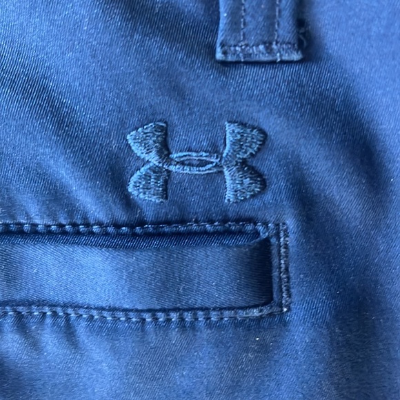 Youth large, under armor, golf shorts, good condition, no holes no stains - Picture 3 of 4